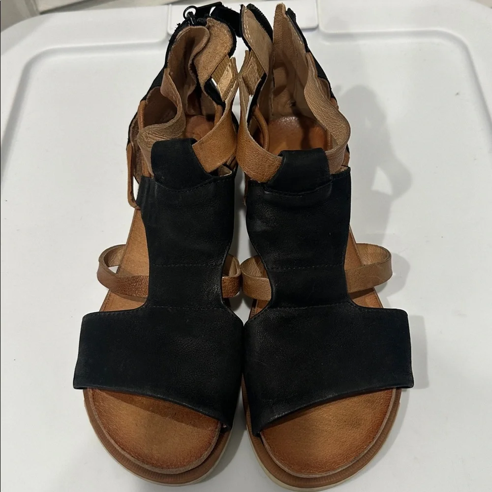 Miz Mooz Two-Tone Black and Tan Strappy Leather Sandals - Picture 1 of 10